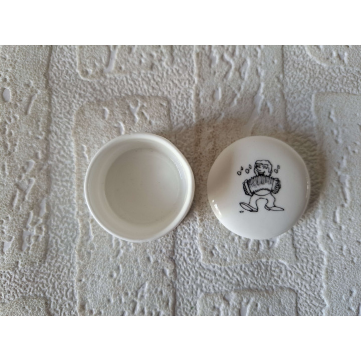 Pillendoosje met accordeonspeler porselein D4.5xH2.5cm - handgemaakt