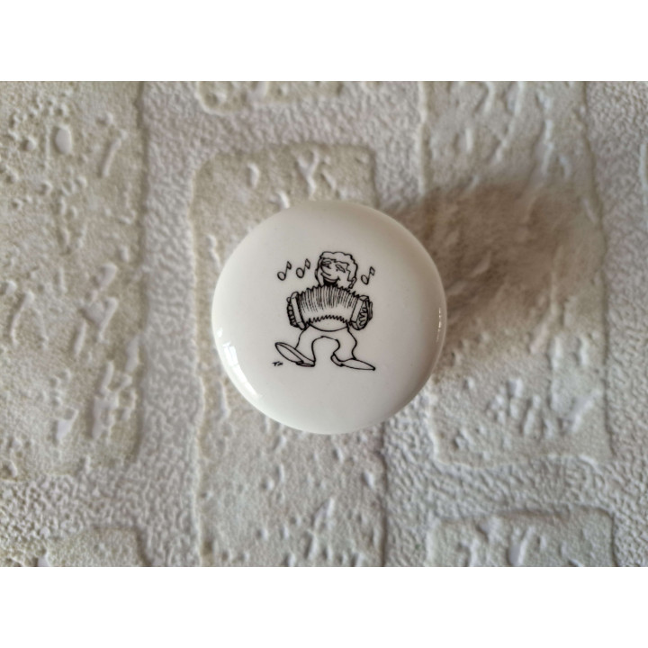Pillendoosje met accordeonspeler porselein D4.5xH2.5cm - handgemaakt