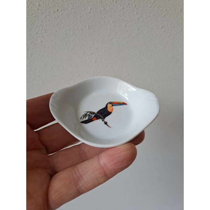 Amuseschaal met Toekan vogel, porselein 9x7x2cm - handgemaakt