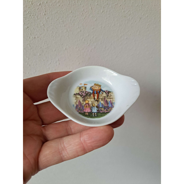 Amuseschaal Humpty Dumpty sat on a wall, porselein 9x7x2cm - handgemaakt