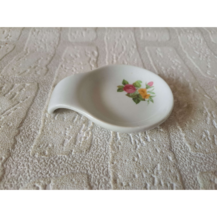 Amuseschaal met bloemen, porselein 9x7x2cm - handgemaakt