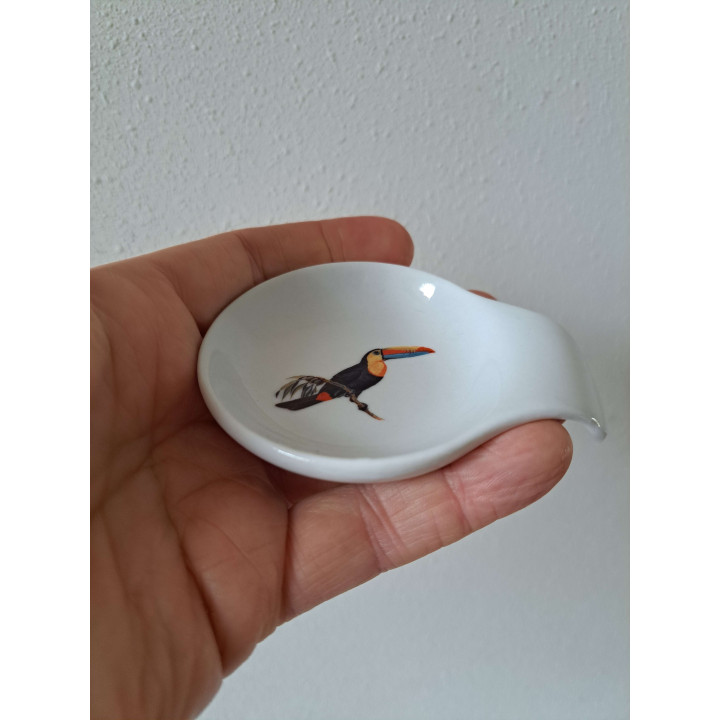 Amuseschaal met Toekan vogel, porselein 9x7x2cm - handgemaakt