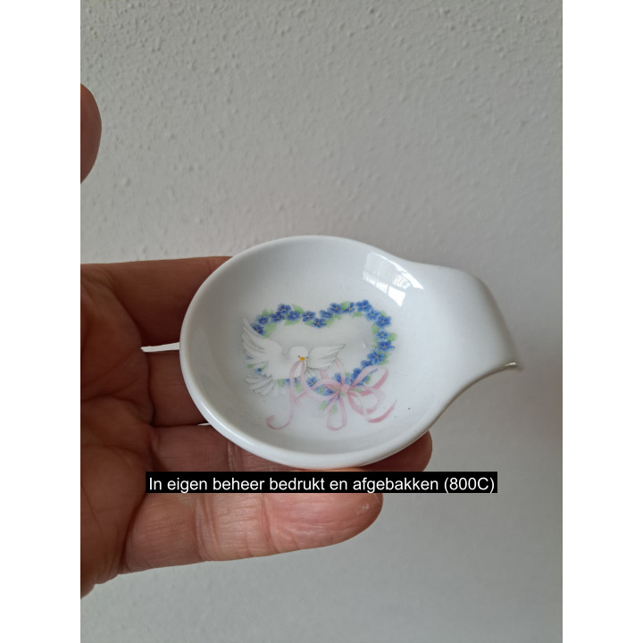 Amuseschaal met vredesduif met bloemen, porselein 9x7x2cm