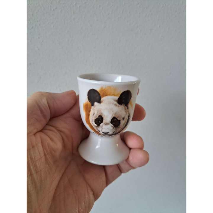 Eierdopje met Panda beer, porselein D5xH7cm - handgemaakt