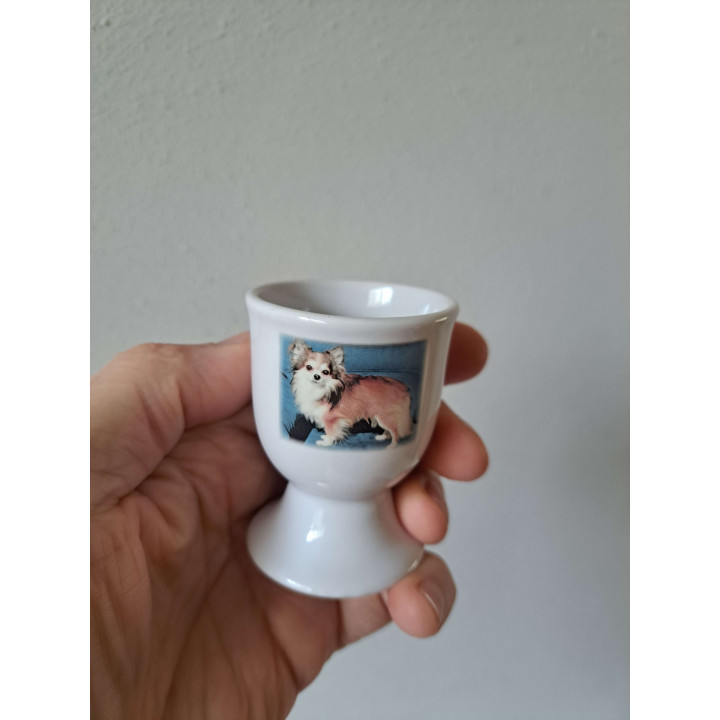 Eierdopje met Chihuahua  hond, porselein D5xH7cm - handgemaakt