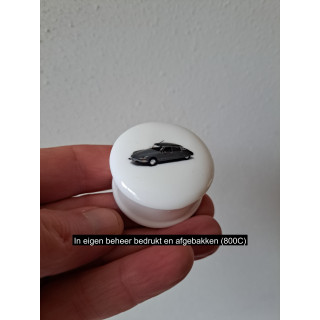 Pillendoosje met Citroen DS 21, porselein D4.5xH2.5cm