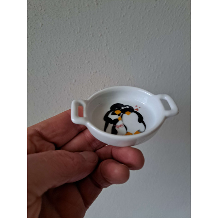 Amuseschaaltje met pinguin gezin, Porselein 8.5x6x2cm - handgemaakt
