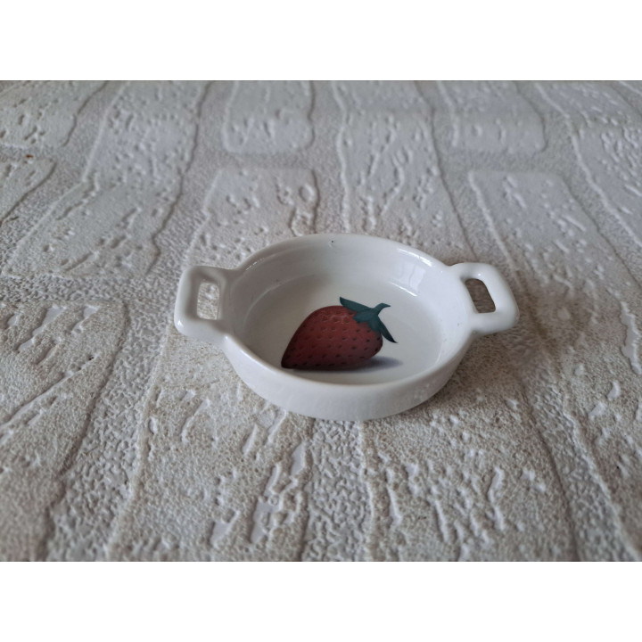 Amuseschaaltje met aardbei fruit, Porselein 8.5x6x2cm - handgemaakt