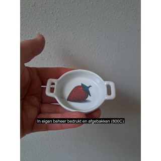 Amuseschaaltje met aardbei fruit, Porselein 8.5x6x2cm