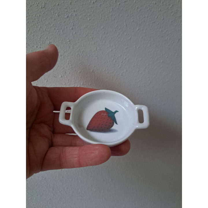 Amuseschaaltje met aardbei fruit, Porselein 8.5x6x2cm - handgemaakt