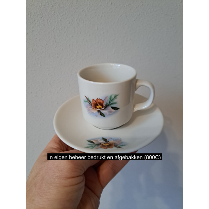 Kop en schotel met Orchidee bloem, porselein D7xH14cm