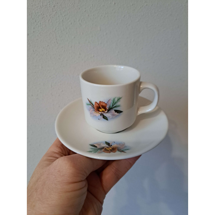 Kop en schotel met Orchidee bloem, porselein D7xH7.5cm - handgemaakt