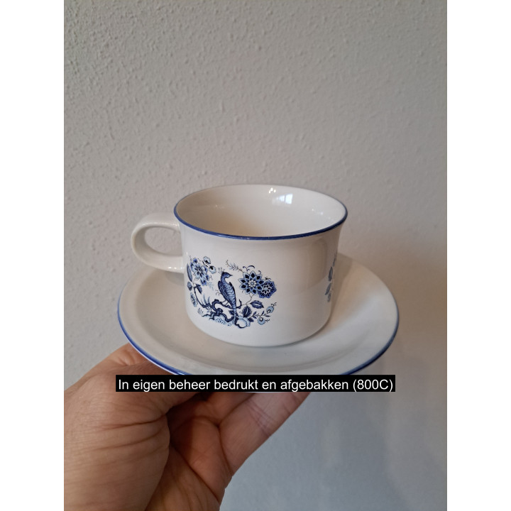 Delfsblauw kop en schotel met Pauw vogel, porselein D14xH7cm