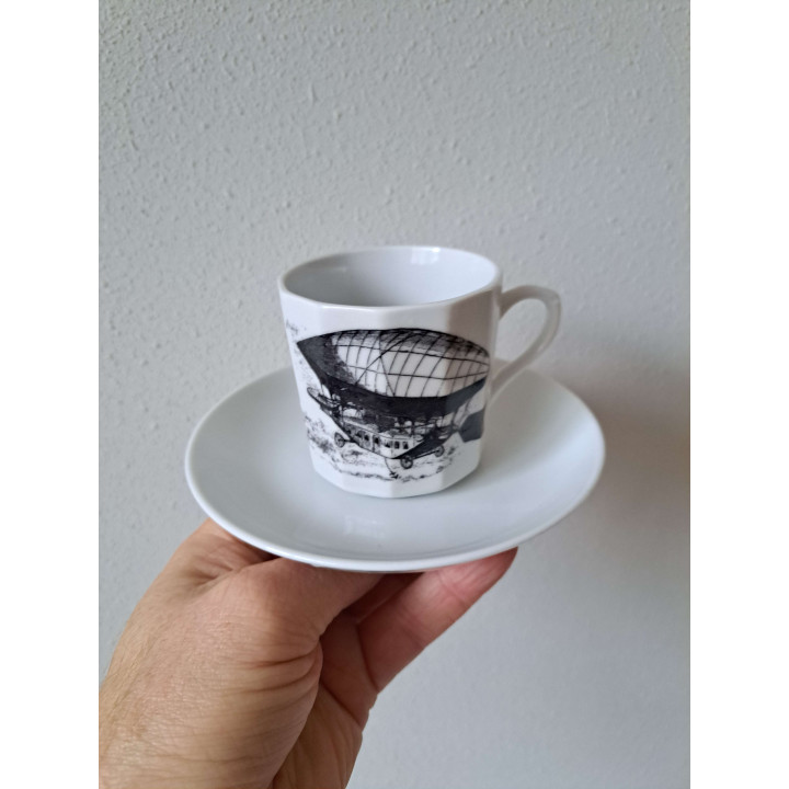 Kop en schotel Robert Welch luchtschip, porselein D14xH8cm - handgemaakt