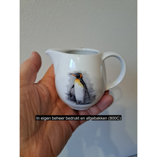 Melkkan met Pinguin, porselein 11x7.5x8cm