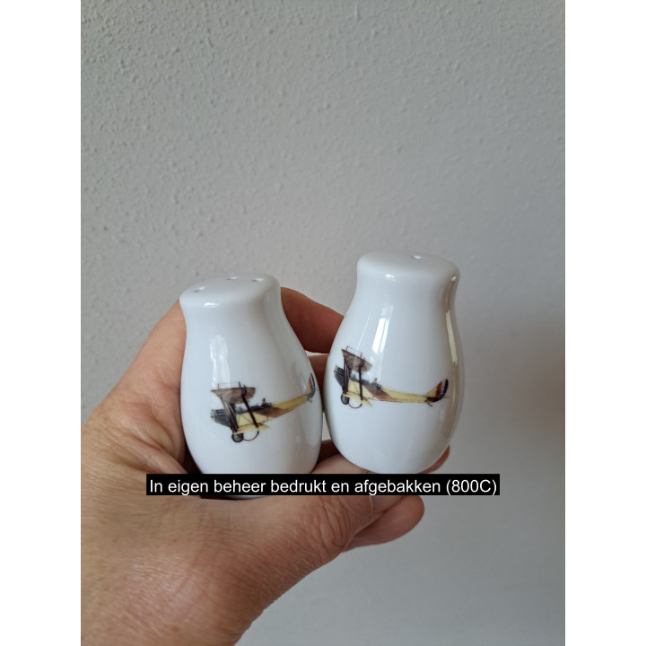 Curtiss JN4 vliegtuig peper en zoutstel, porselein D4xH6cm