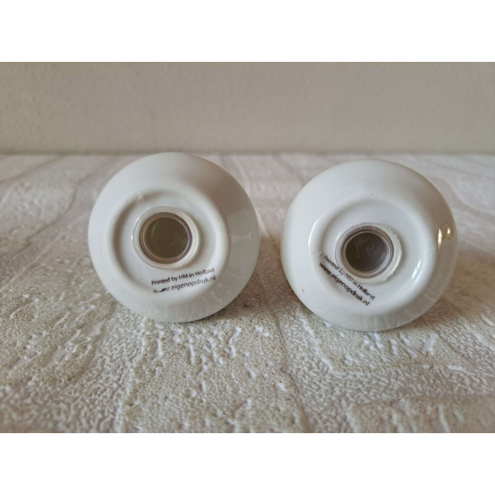 Volkswagen bus peper en zoutstel, porselein D5.5xH8cm bw - peper en zoutstellen