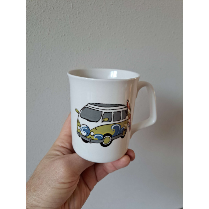 Beker mok met Volkswagen en surfplank, porselein D8xH10cm gn - handgemaakt