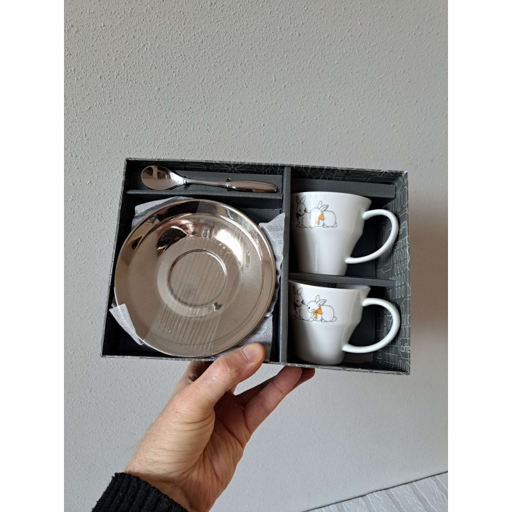 Kop en schotel set met konijnen, porselein 26x18x9cm - handgemaakt