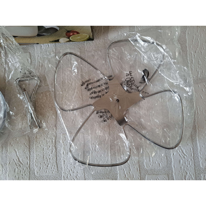 Sauzen carrousel met Volkswagen camper, porselein D24xH20cm - handgemaakt