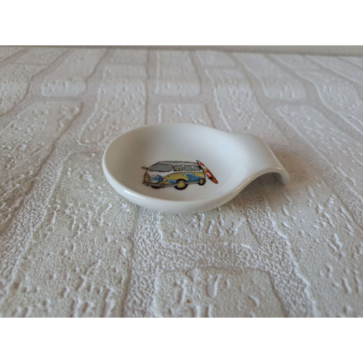 Amuseschaal met Volkswagen met surfplank, porselein 9x7x2cm - handgemaakt