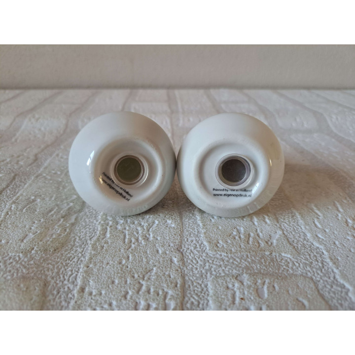 Volkswagen bus peper en zoutstel, porselein D5.5xH8cm lw - peper en zoutstellen