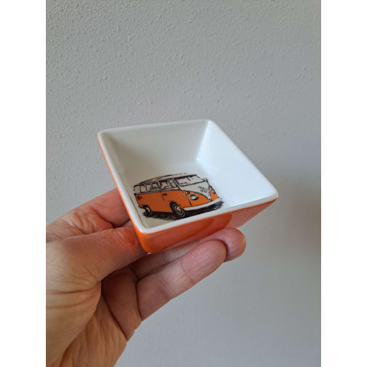 Hapjes of sauzenschaal Volkswagen bus, porselein 9x9x3.5cm - handgemaakt