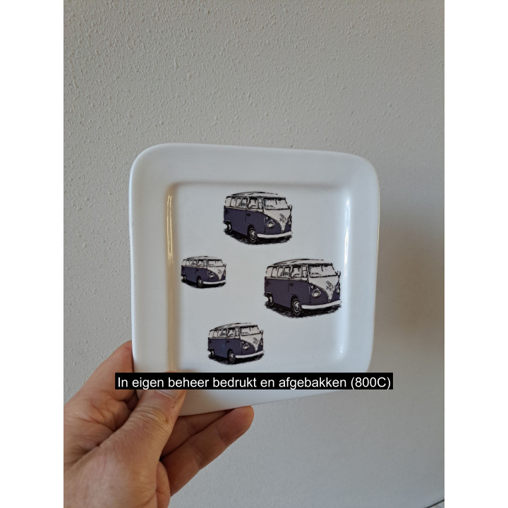 Ontbijtbord met blauwe Volkswagen bus, porselein 17x17cm