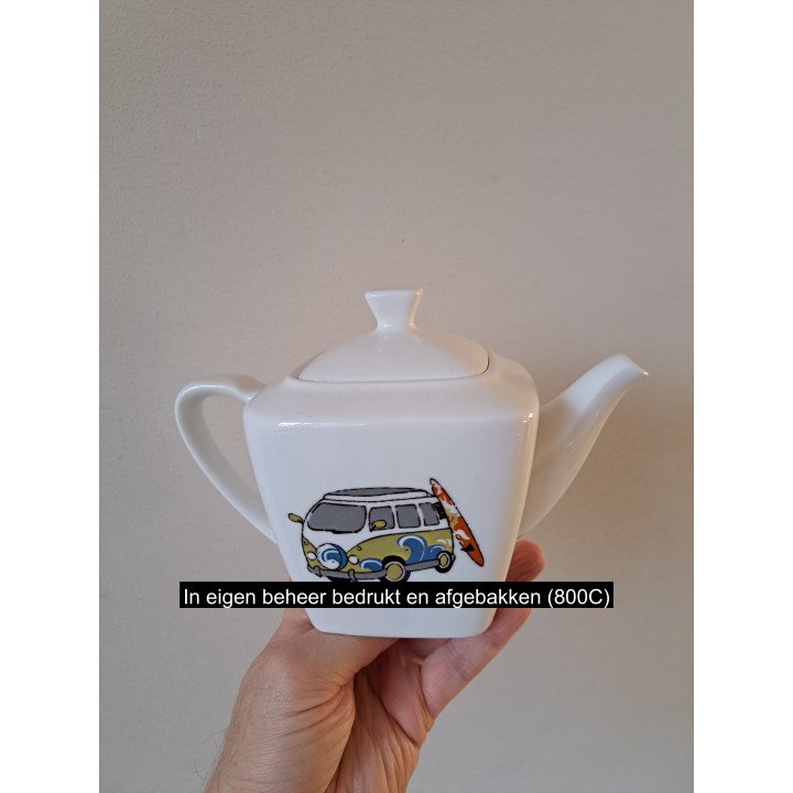 Koffiepot Volkswagen bus en surfplank, porselein 21x12x15cm