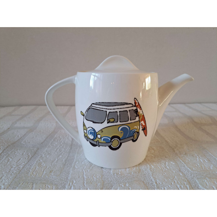 Koffiepot Volkswagen bus en surfplank, porselein 22x12x16cm - handgemaakt