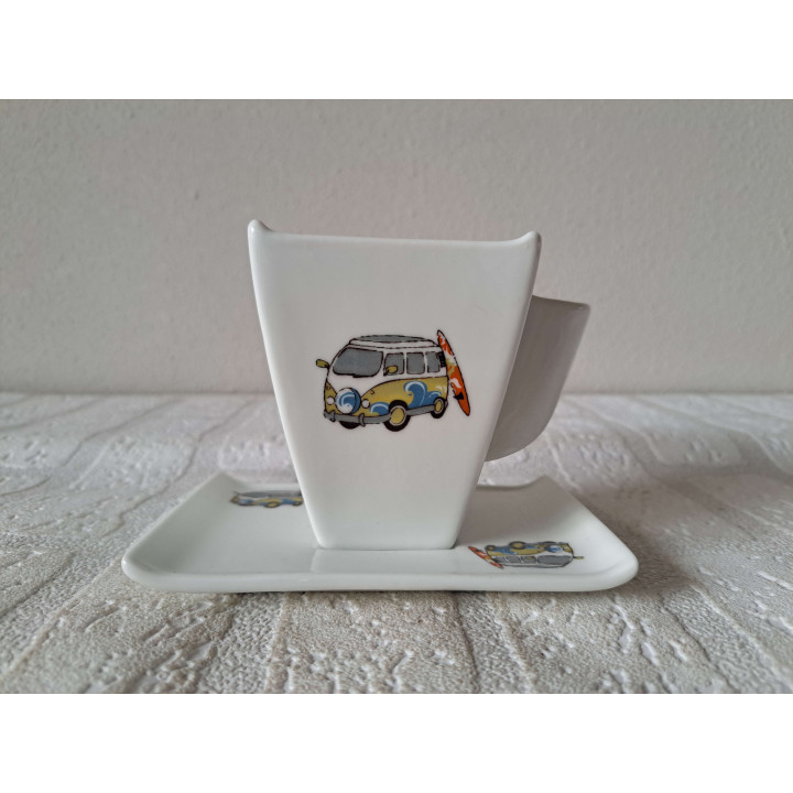 Kop en schotel Volkswagen met surfplank, porselein D7x H9cm - handgemaakt