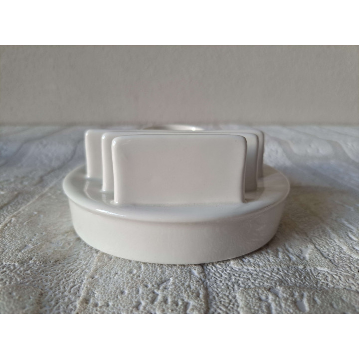 Eierdopje, toasthouder Volkswagen bus, porselein D11.5xH5cm - handgemaakt