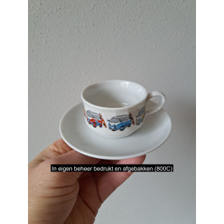 Kop en schotel met Volkswagen bussen, porselein D11.5x4.5cm