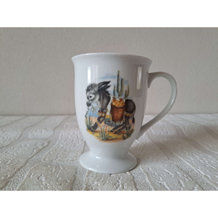 Beker mok met ezel en mandje, porselein D8.5xH11cm - handgemaakt
