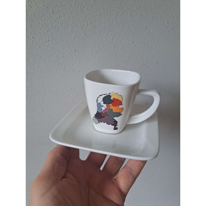 Kop en schotel Nederlandse provincies, 13.5x13.5x8.5cm - handgemaakt
