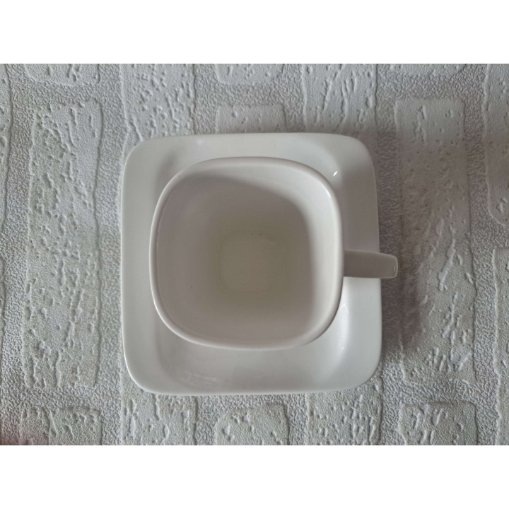 Kop en schotel Fiat 3 1/2 HP 1899, porselein 13.5x13.5x8.5cm - handgemaakt