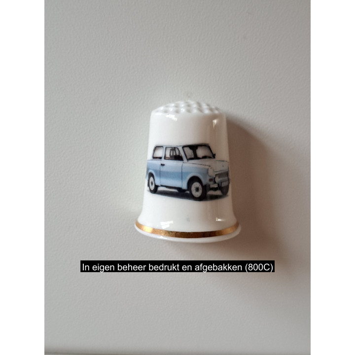 Trabant 601 keukenmagneet, porselein 2.5x3cm