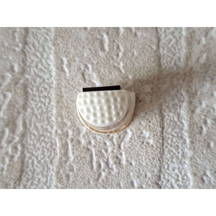 Bmw Isseta  keukenmagneet, porselein 2.5x3cm - keukenmagneten