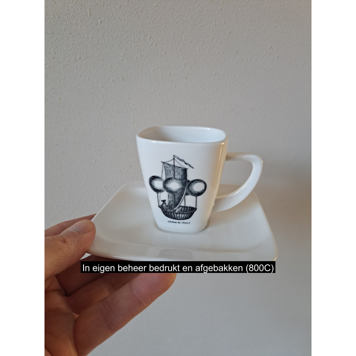 Kop en schotel luchtballon 1670, porselein 14x14x9cm