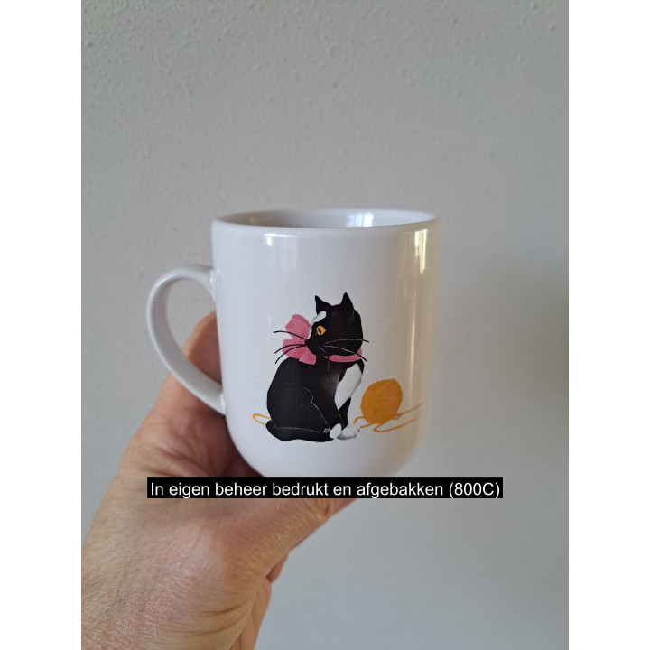 Beker met poes, porselein D7.58xH9cm