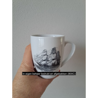Beker mok met zeilschip USS Constitution, porselein D8xH10cm