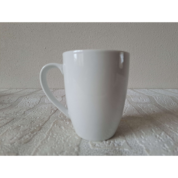 Beker mok met Postbode, porselein D8xH10cm - handgemaakt