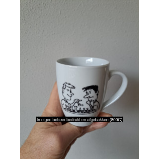 Beker mok met Schaakspelers, porselein D8xH10cm