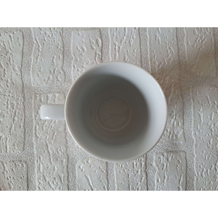 Beker mok met Tennisspeler, porselein D8xH10cm - handgemaakt