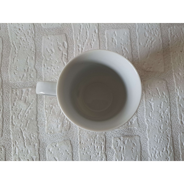 Beker mok met Vingerhoed en naald, porselein D8xH10cm - handgemaakt