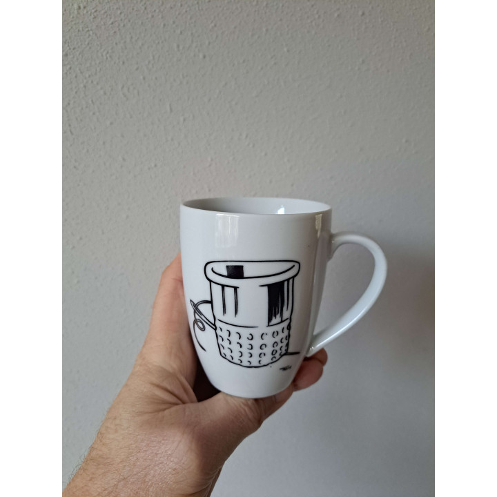 Beker mok met Vingerhoed en naald, porselein D8xH10cm - handgemaakt