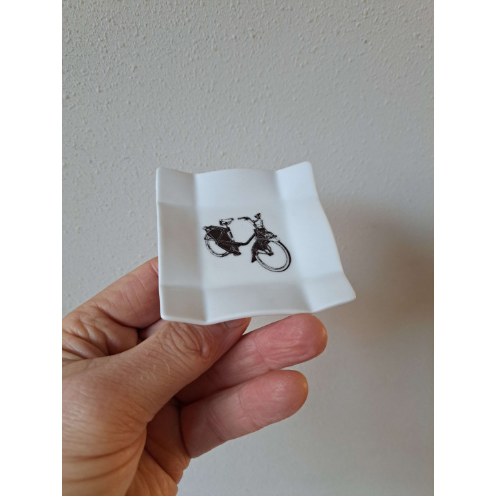 Amuse schaaltje met Solex motorfiets, porselein 8x8x1.5cm - handgemaakt