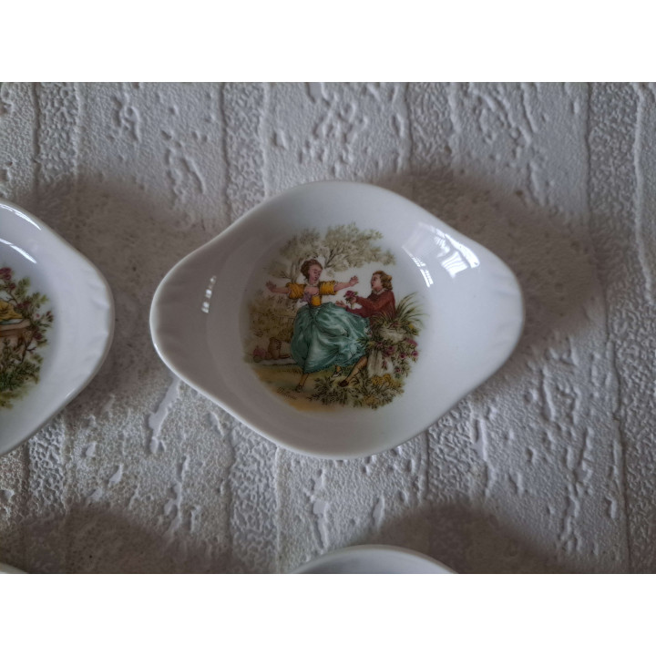 Amuseschaal met Romantisch tafereel, porselein 9x7x2cm - handgemaakt