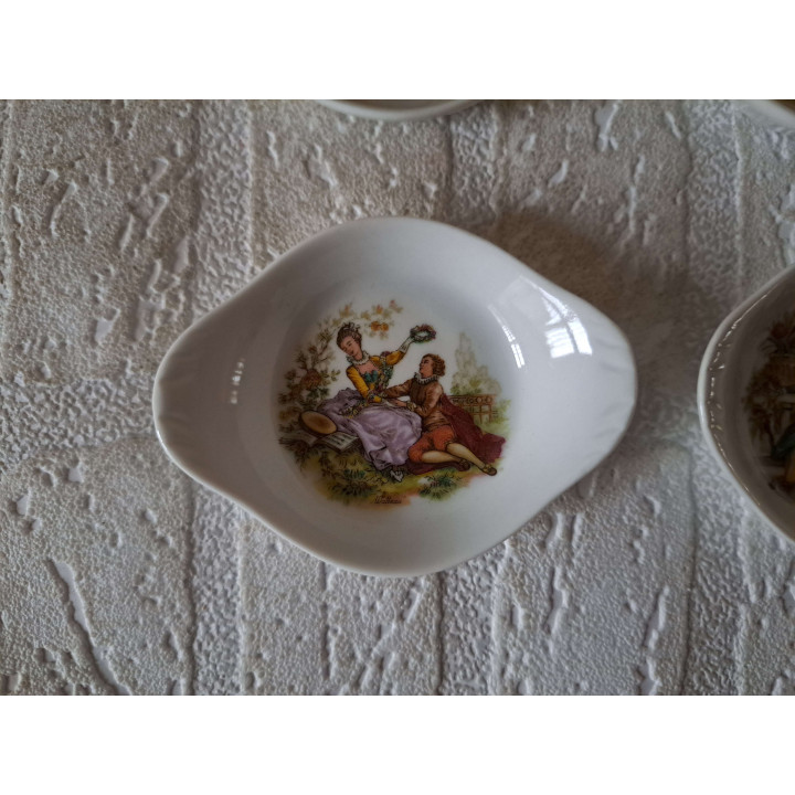 Amuseschaal met Romantisch tafereel, porselein 9x7x2cm - handgemaakt