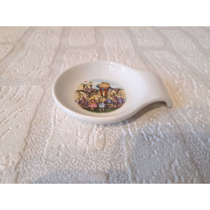 Amuseschaal met Humpty Dumpty, porselein 9x7x2cm - handgemaakt